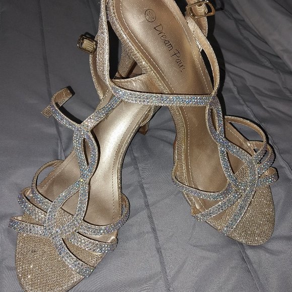 HEELS - Picture 1 of 3